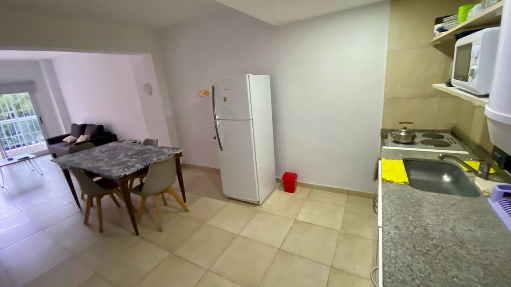 venta de excelente  departamento de dos ambientes en plena zona del shopping Aldrey 