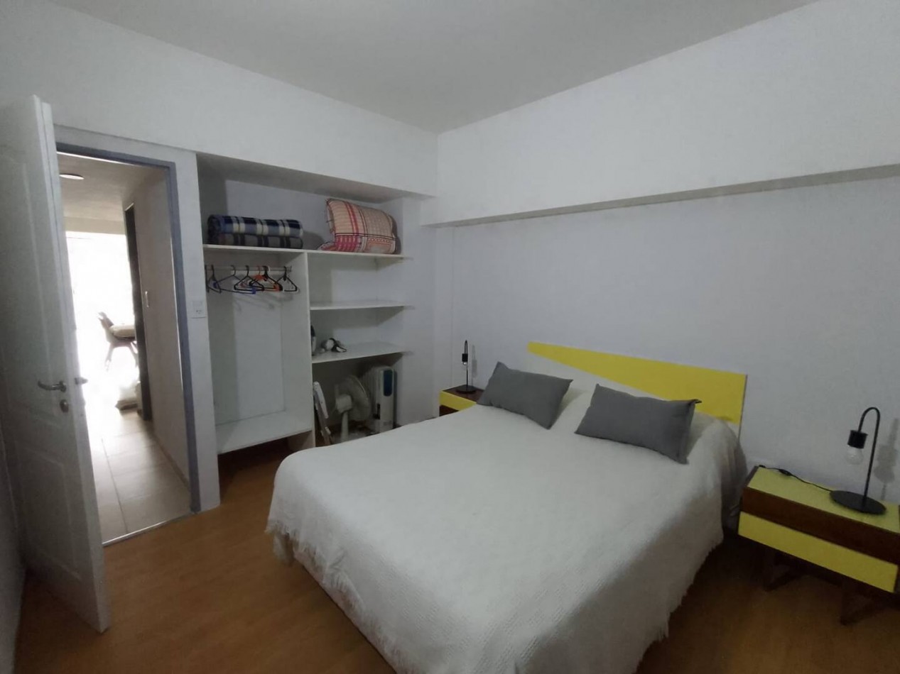 venta de excelente  departamento de dos ambientes en plena zona del shopping Aldrey 